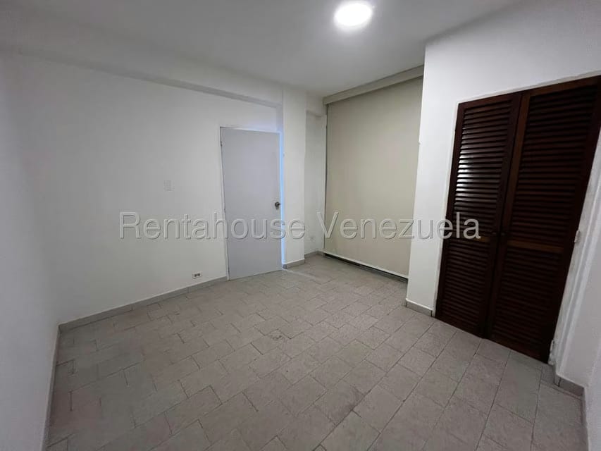 Apartamento (1 Nivel) en Alquiler en Altamira, Distrito Metropolitano - 11