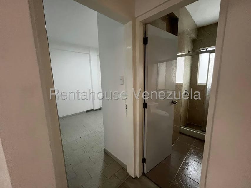 Apartamento (1 Nivel) en Alquiler en Altamira, Distrito Metropolitano - 13
