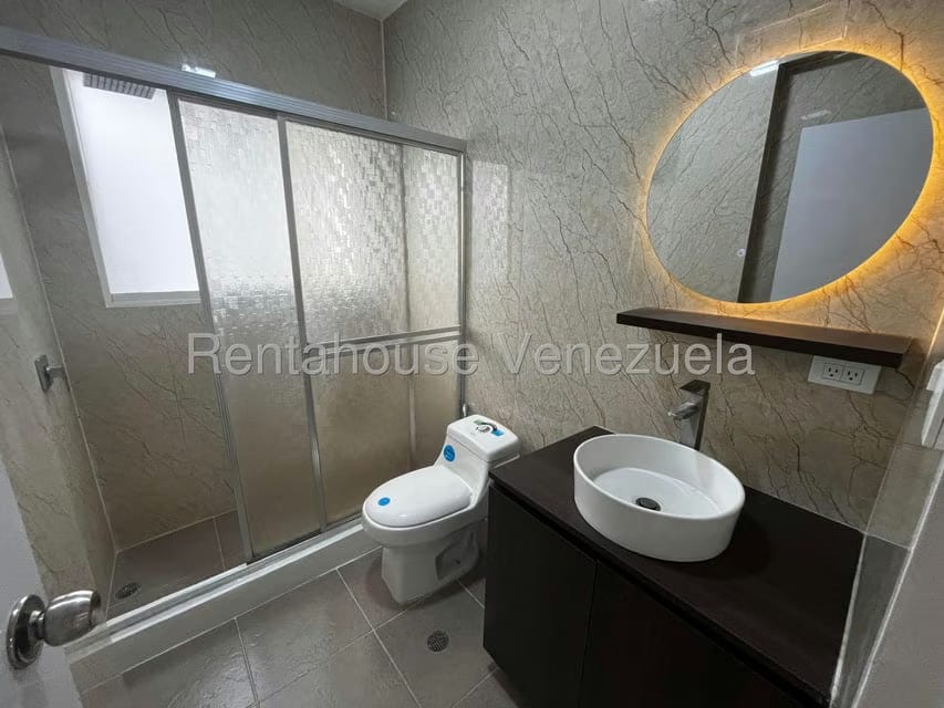 Apartamento (1 Nivel) en Alquiler en Altamira, Distrito Metropolitano - 17