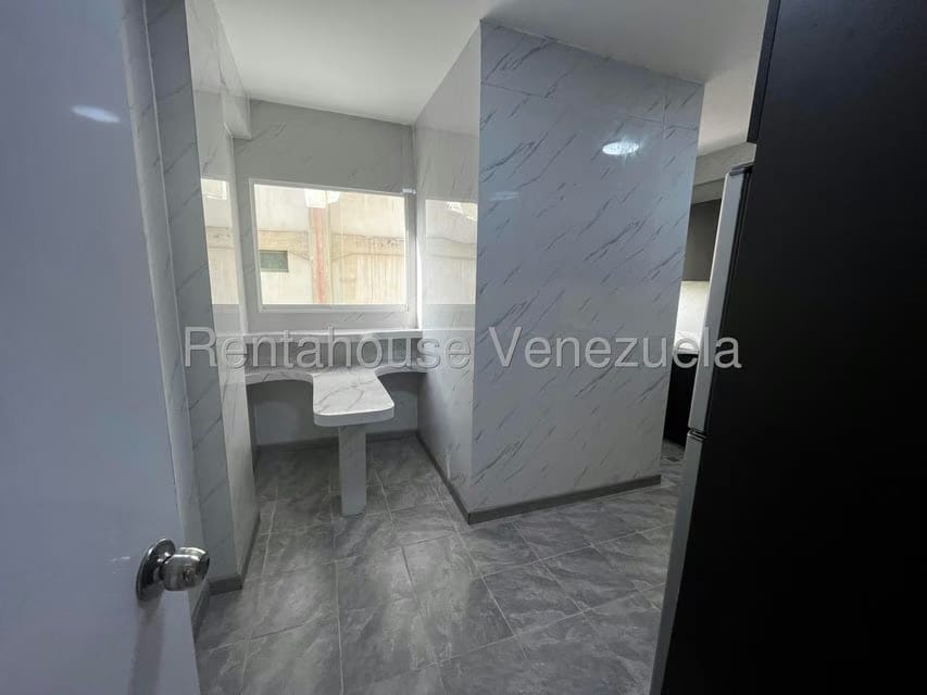 Apartamento (1 Nivel) en Alquiler en Altamira, Distrito Metropolitano - 22
