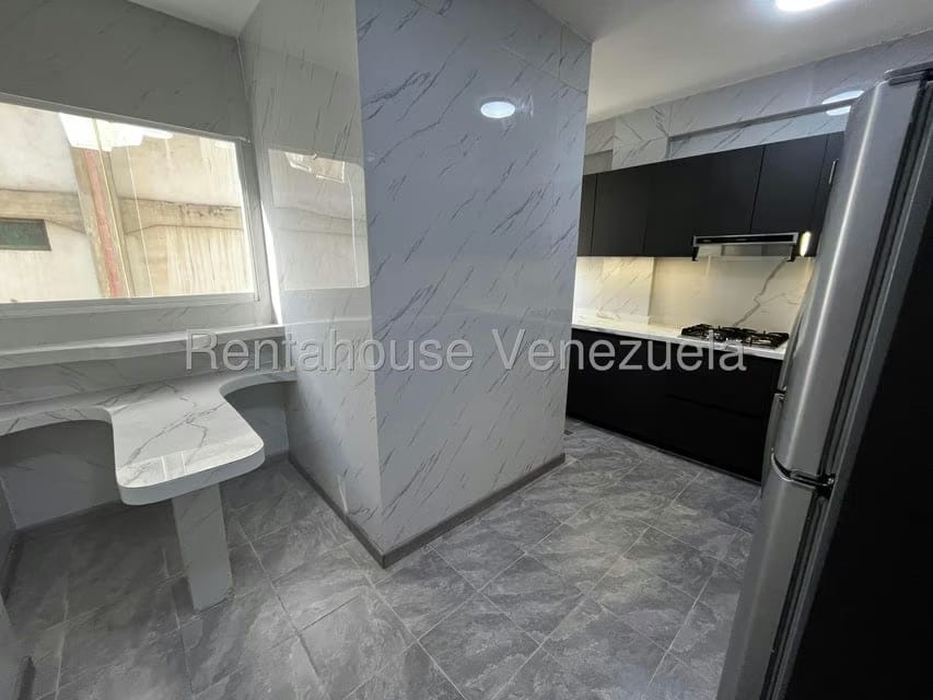 Apartamento (1 Nivel) en Alquiler en Altamira, Distrito Metropolitano - 23