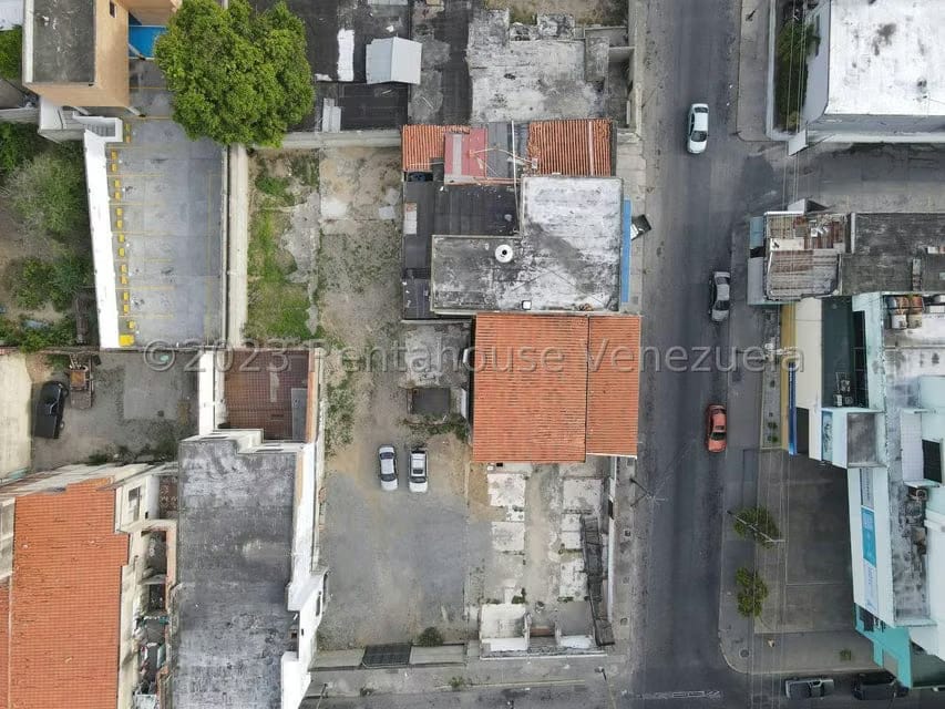 Terreno (Comercial) en Alquiler en Centro, Lara - 23