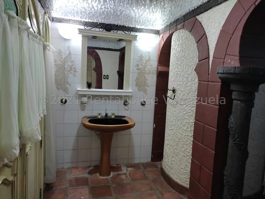 Casa (Multipes Niveles) en Venta en Vista Alegre, Distrito Metropolitano - 27