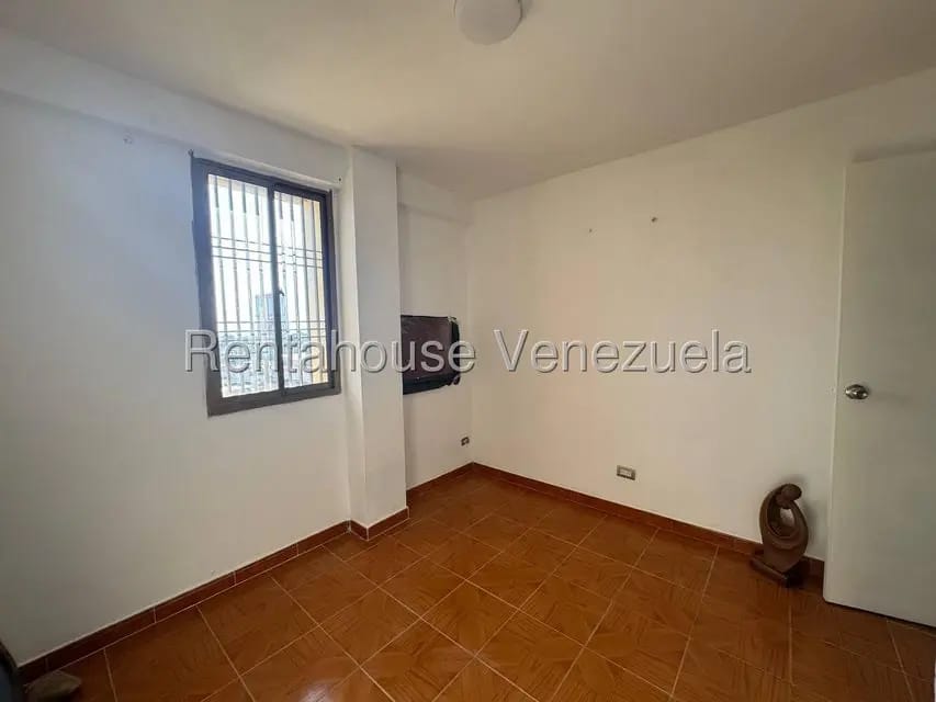 Apartamento (1 Nivel) en Venta en Intercomunal, Zulia - 11