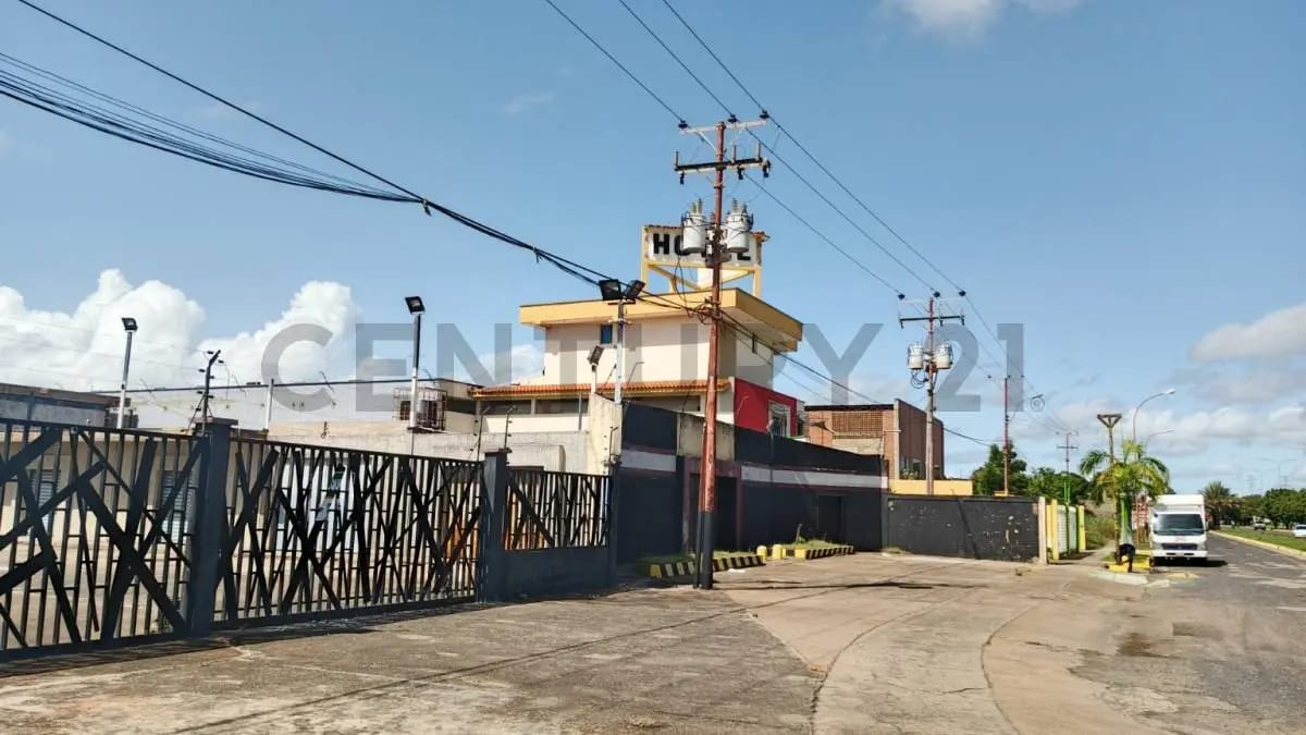 ¡Gran Oportunidad de Inversión! Centro Comercial Villa Betania - 2