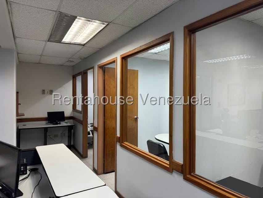 Comercial (Oficina) en Alquiler en La California Sur, Distrito Metropolitano - 9