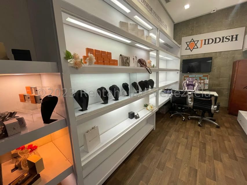 Comercial (Local Comercial) en Alquiler en La Castellana, Distrito Metropolitano - 2