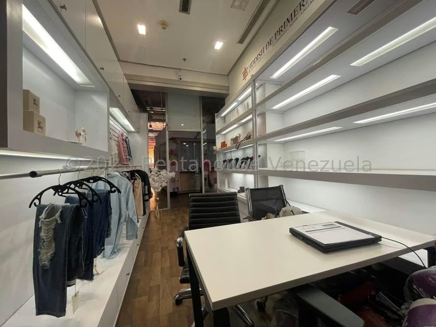 Comercial (Local Comercial) en Alquiler en La Castellana, Distrito Metropolitano - 5