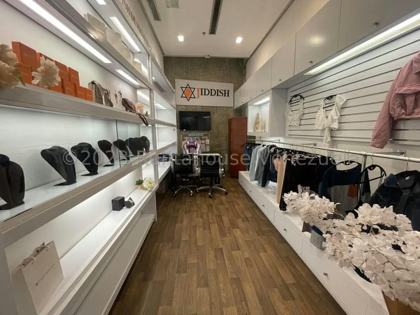 Comercial (Local Comercial) en Alquiler en La Castellana, Distrito Metropolitano - 6