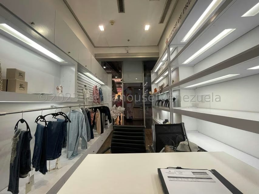 Comercial (Local Comercial) en Alquiler en La Castellana, Distrito Metropolitano - 7