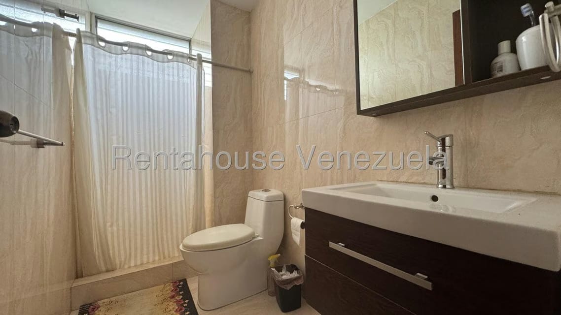 Apartamento (1 Nivel) en Venta en Chuao, Distrito Metropolitano - 12