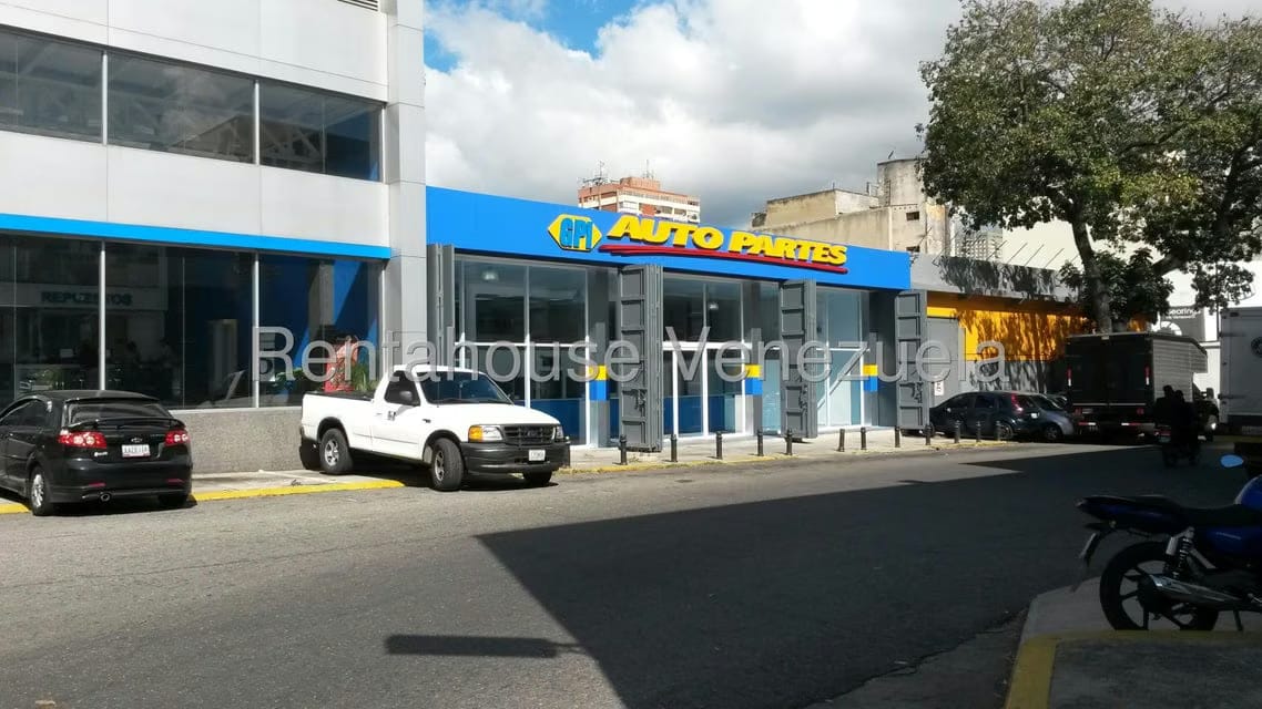Comercial (Local Comercial) en Venta en Quinta Crespo, Distrito Metropolitano - 2
