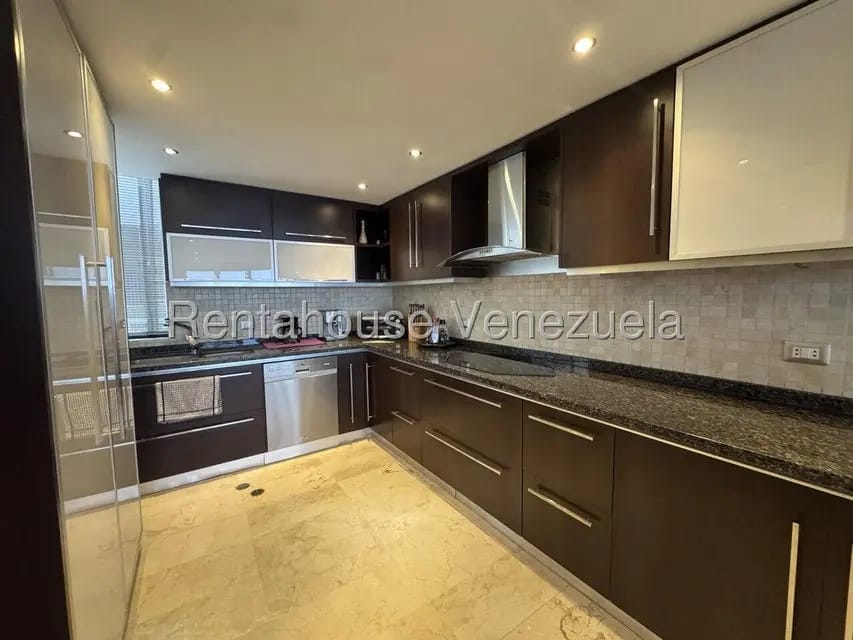 Apartamento (1 Nivel) en Venta en Camuri Chico, Vargas - 13