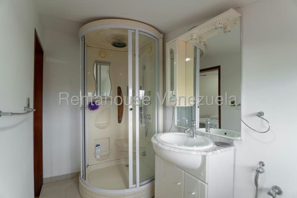 Casa (Multipes Niveles) en Venta en Club de Campo, Miranda - 64