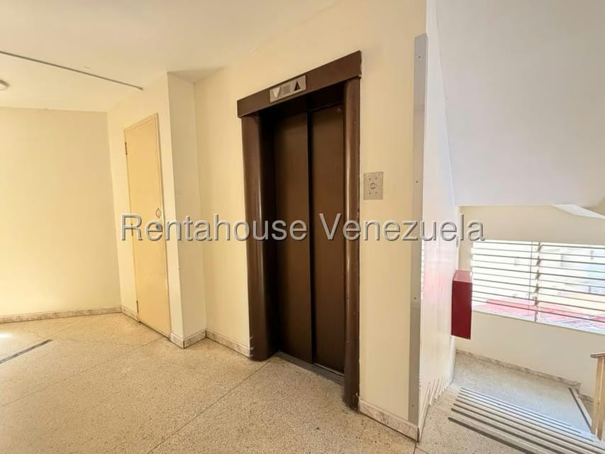 Comercial (Oficina) en Alquiler en Los Caobos, Distrito Metropolitano - 5