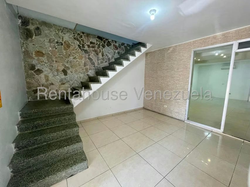 Comercial (Local Comercial) en Alquiler en Nueva Segovia, Lara - 2