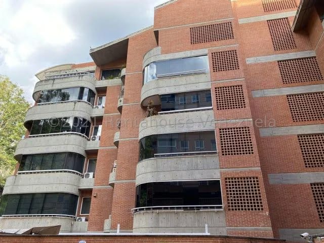 APARTAMENTO EN VENTA – YENNIEF ROJAS