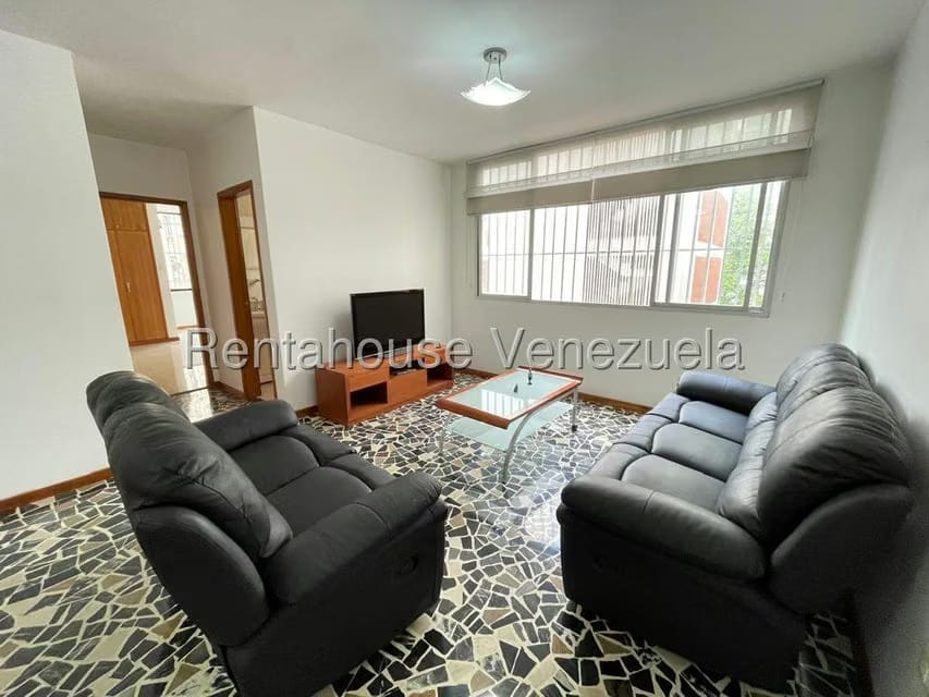 Apartamento (1 Nivel) en Alquiler en Los Palos Grandes, Distrito Metropolitano - 12