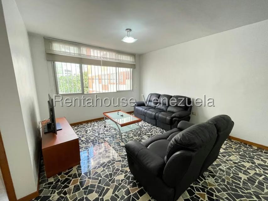 Apartamento (1 Nivel) en Alquiler en Los Palos Grandes, Distrito Metropolitano - 13
