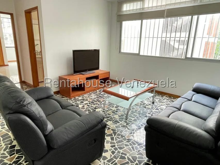 Apartamento (1 Nivel) en Alquiler en Los Palos Grandes, Distrito Metropolitano - 14