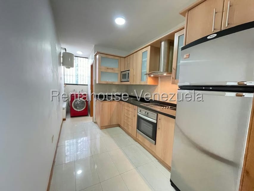 Apartamento (1 Nivel) en Alquiler en Los Palos Grandes, Distrito Metropolitano - 4