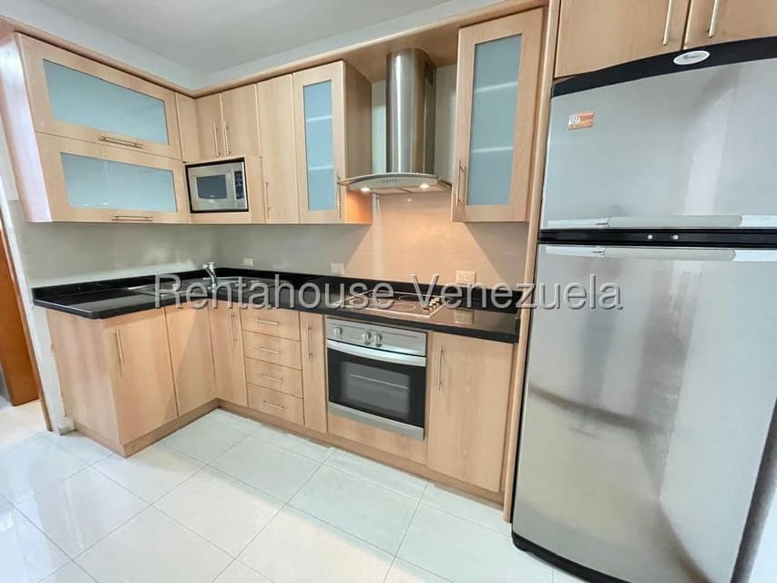 Apartamento (1 Nivel) en Alquiler en Los Palos Grandes, Distrito Metropolitano - 5