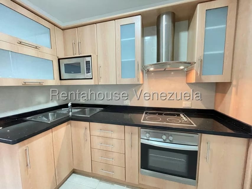 Apartamento (1 Nivel) en Alquiler en Los Palos Grandes, Distrito Metropolitano - 6