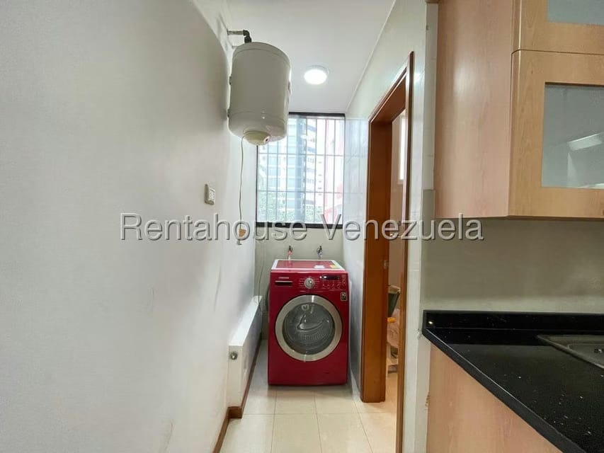 Apartamento (1 Nivel) en Alquiler en Los Palos Grandes, Distrito Metropolitano - 8