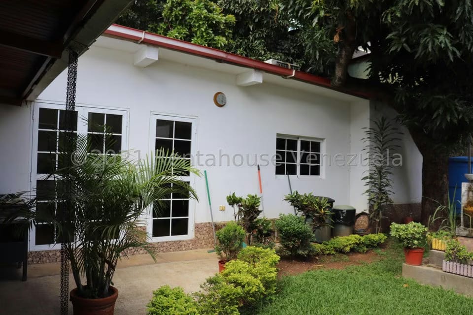 Casa (1 Nivel) en Venta en Los Dos Caminos, Distrito Metropolitano - 56