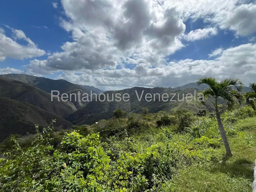 Terreno (Comercial) en Venta en El Hatillo, Distrito Metropolitano - 2