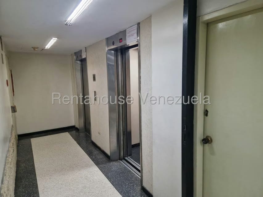 Comercial (Oficina) en Venta en Parroquia La Candelaria, Distrito Metropolitano - 2