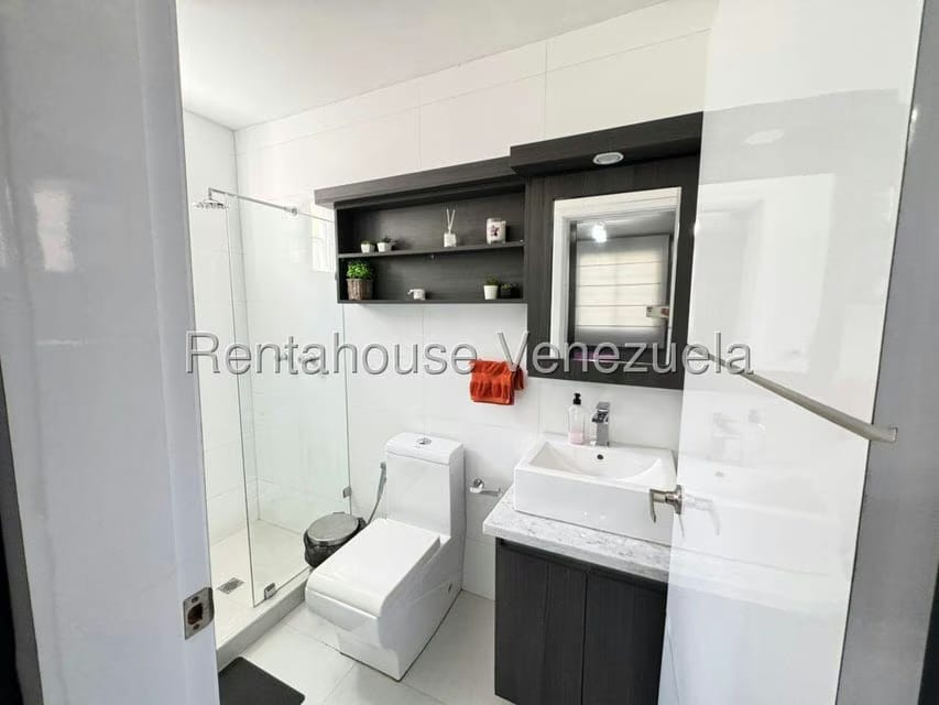 Casa (Duplex) en Venta en Ciudad Roca, Lara - 28