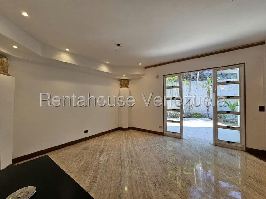 Casa (Duplex) en Venta en Colinas del Tamanaco, Distrito Metropolitano - 11