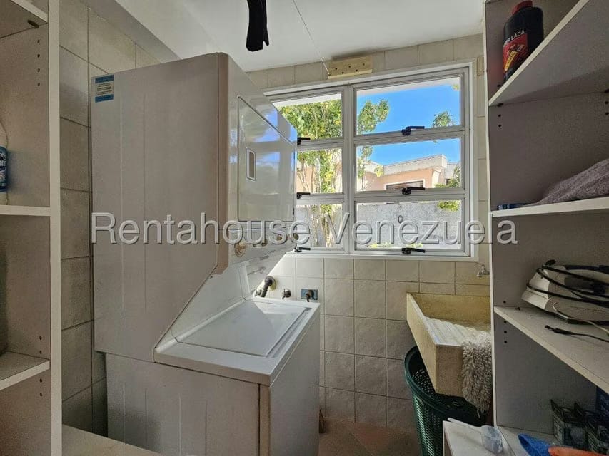 Casa (Duplex) en Venta en Colinas del Tamanaco, Distrito Metropolitano - 15