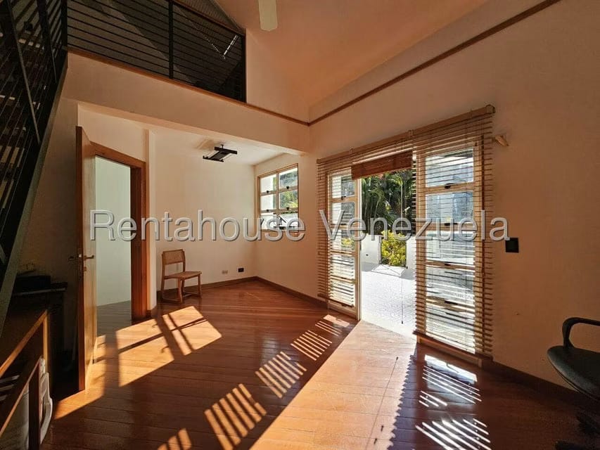 Casa (Duplex) en Venta en Colinas del Tamanaco, Distrito Metropolitano - 23