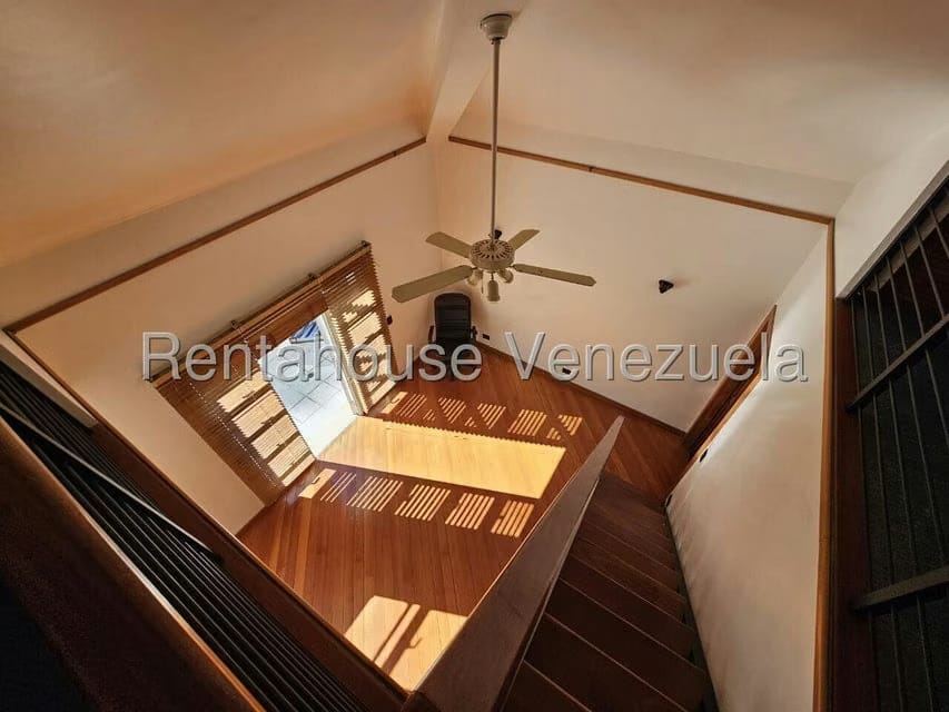 Casa (Duplex) en Venta en Colinas del Tamanaco, Distrito Metropolitano - 26