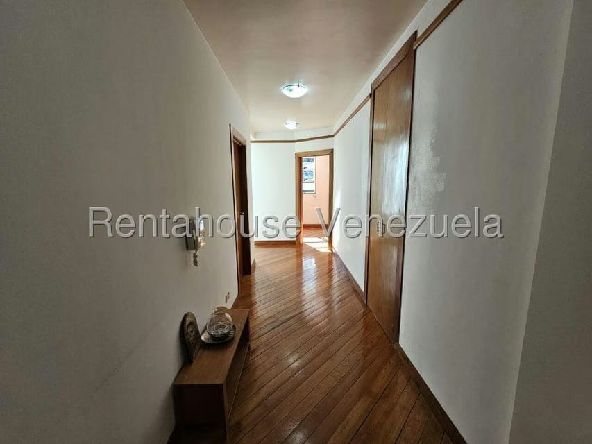 Casa (Duplex) en Venta en Colinas del Tamanaco, Distrito Metropolitano - 29