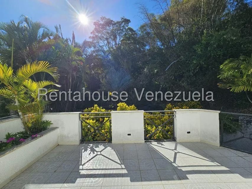 Casa (Duplex) en Venta en Colinas del Tamanaco, Distrito Metropolitano - 32