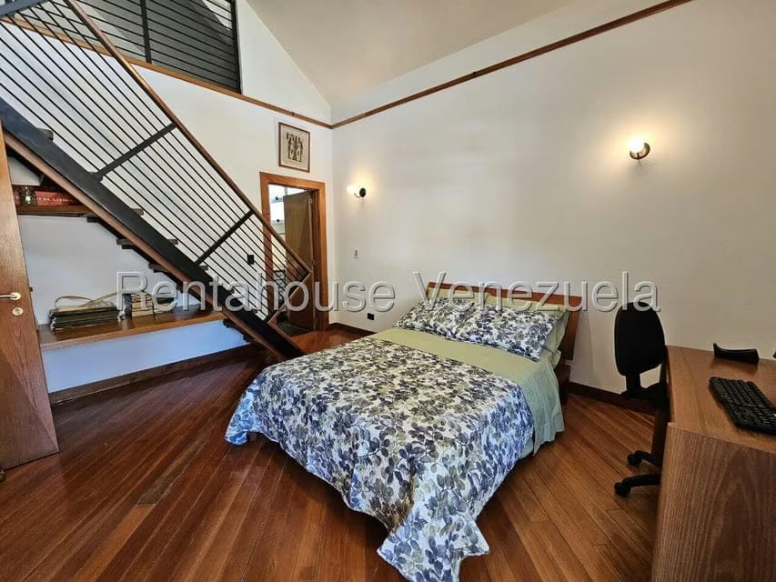Casa (Duplex) en Venta en Colinas del Tamanaco, Distrito Metropolitano - 37