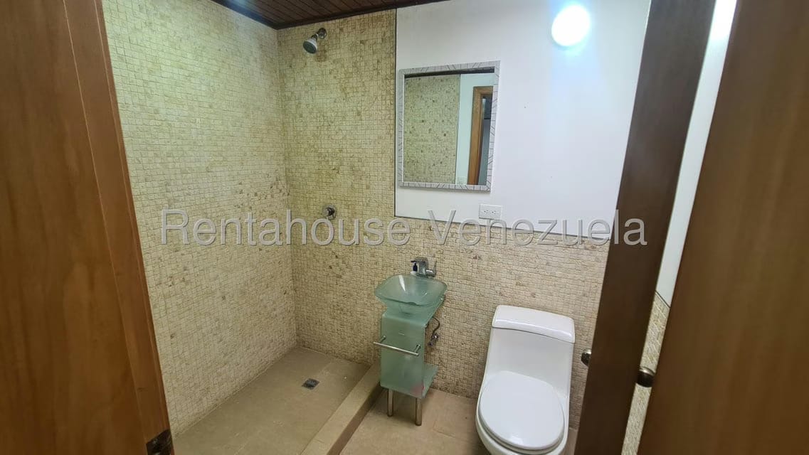 Comercial (Oficina) en Venta en Chuao, Distrito Metropolitano - 9