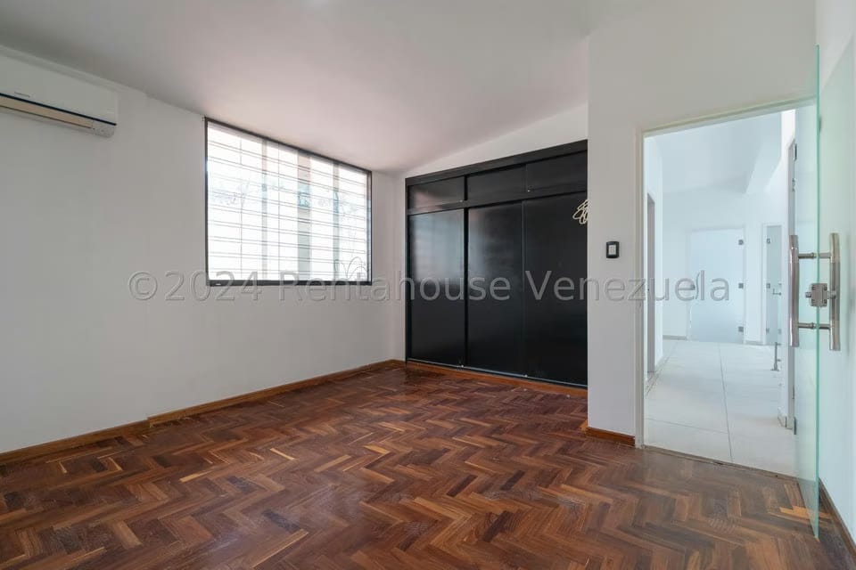 Casa (Duplex) en Venta en Colinas de Bello Monte, Distrito Metropolitano - 24