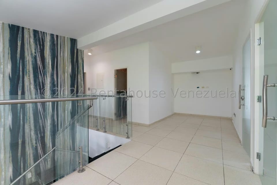 Casa (Duplex) en Venta en Colinas de Bello Monte, Distrito Metropolitano - 33