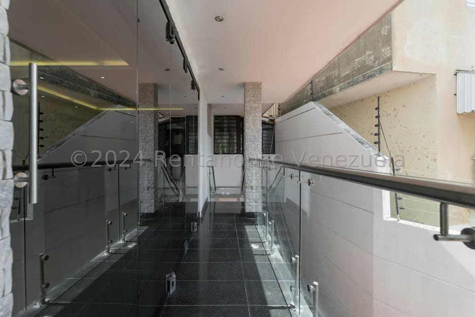 Casa (Duplex) en Venta en Colinas de Bello Monte, Distrito Metropolitano - 44
