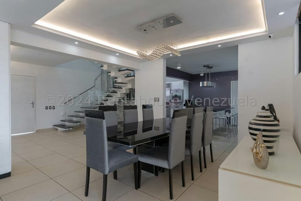 Casa (Duplex) en Venta en Colinas de Bello Monte, Distrito Metropolitano - 57