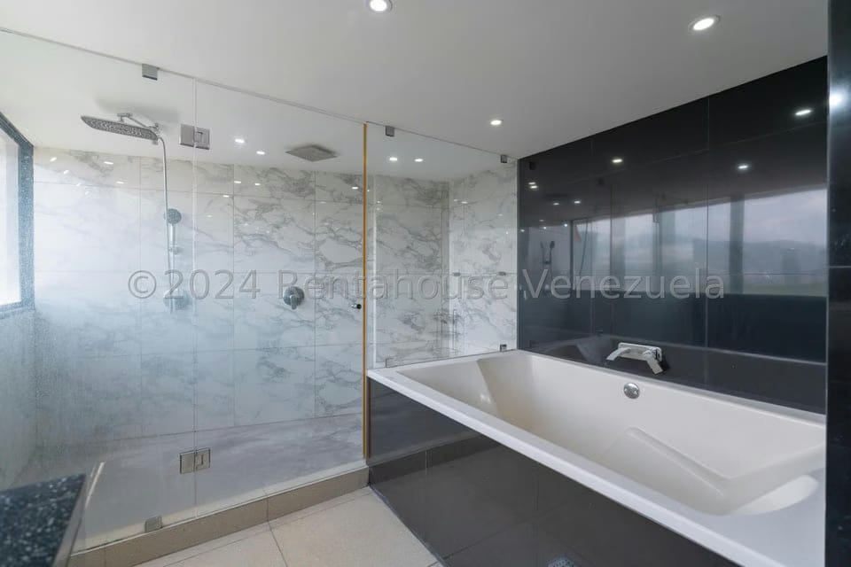Casa (Duplex) en Venta en Colinas de Bello Monte, Distrito Metropolitano - 59
