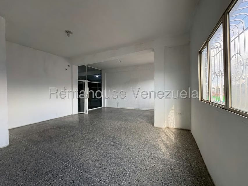 Comercial (Local Comercial) en Alquiler en Parroquia Juan de Villegas, Lara - 5