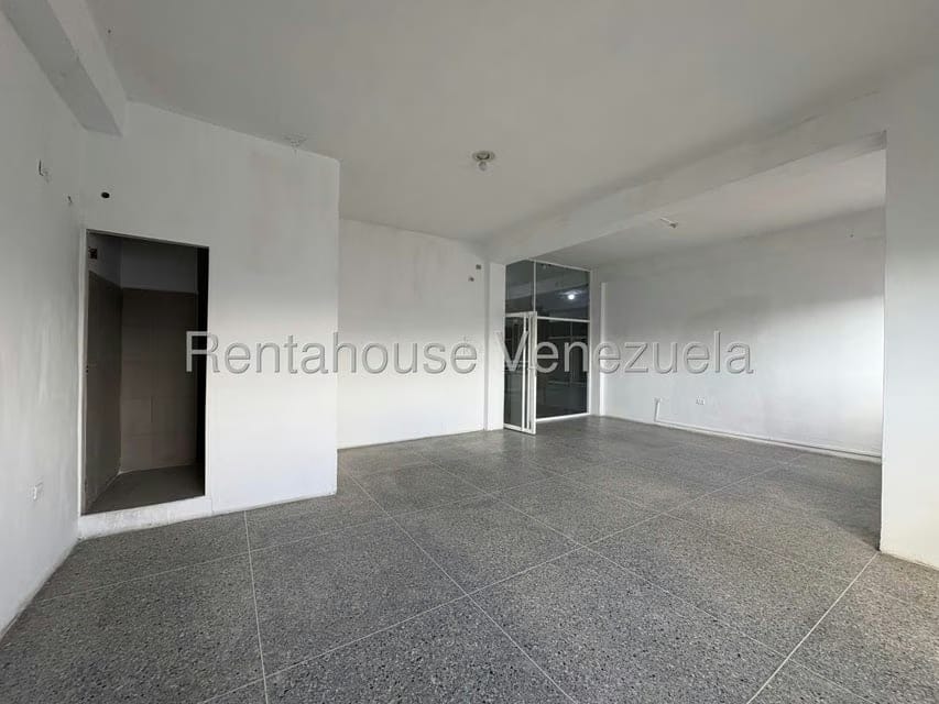 Comercial (Local Comercial) en Alquiler en Parroquia Juan de Villegas, Lara - 8