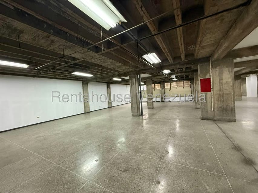 Comercial (Local Comercial) en Alquiler en Parroquia La Candelaria, Distrito Metropolitano - 12