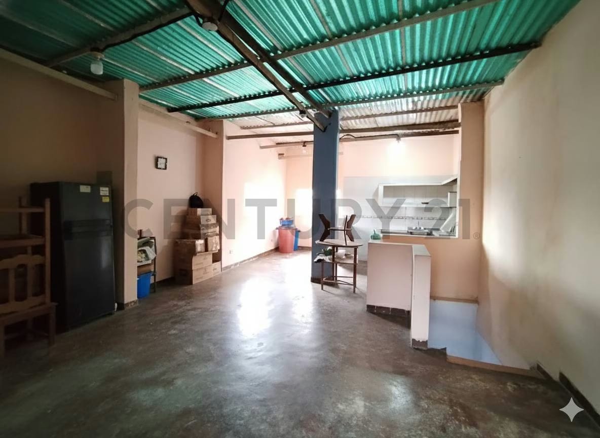 La Pastora vendo ¡Oportunidad! Casa 3 Niveles, 216 m2, 4H/2 ½ B, Sólo $ 45.000 - 2