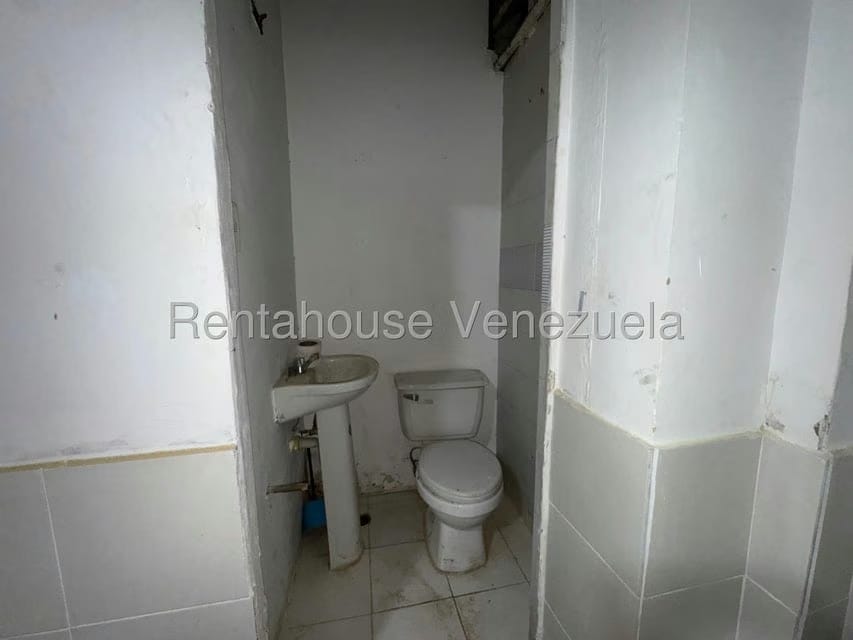 Comercial (Local Comercial) en Alquiler en Catia, Distrito Metropolitano - 14